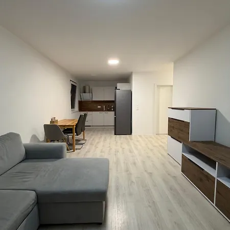 Apartmán Bright With Private Parking Garage *