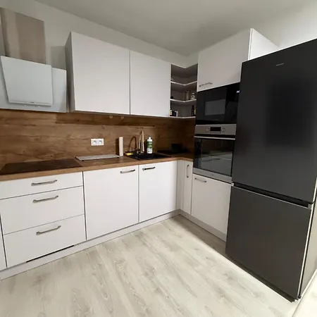 Apartmán Bright With Private Parking Garage